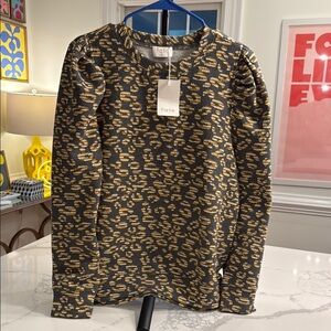 Fate Black and Gold Crewneck Sweater with Timeless Style